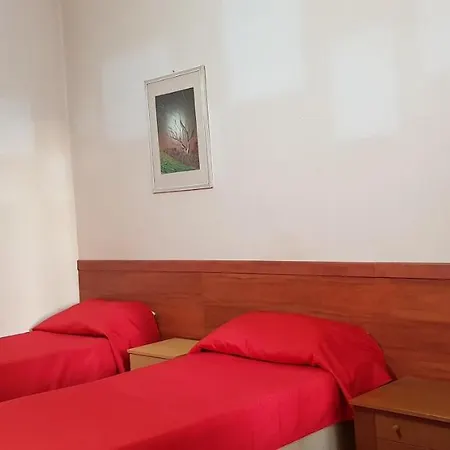 Rainbow Yellow Hostel Rome